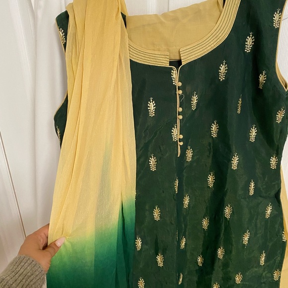 Indian Salwar - green and cream - Picture 4 of 4
